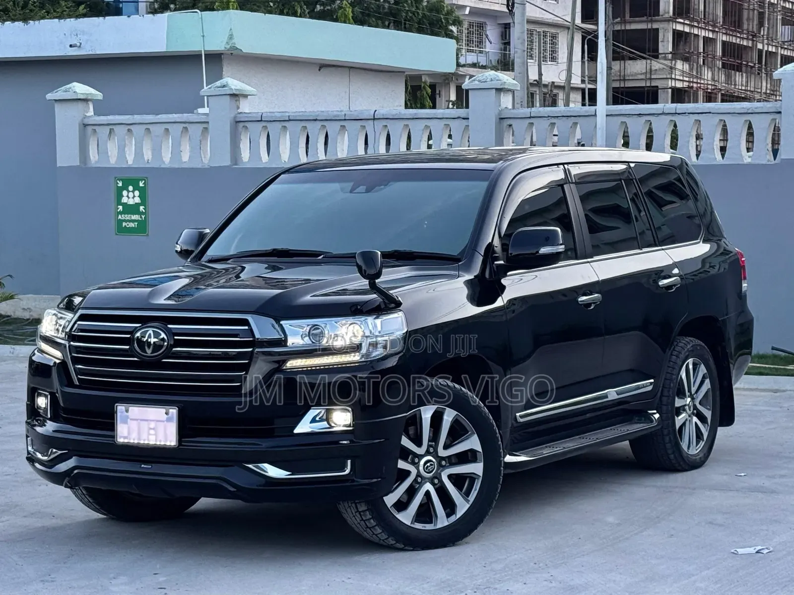 Toyota Land Cruiser 4.6 V8 ZX 2017 Black