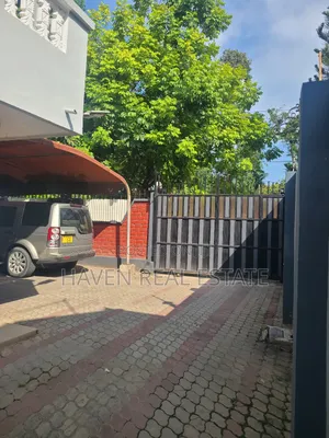 11bdrm House in Ada Estate for sale