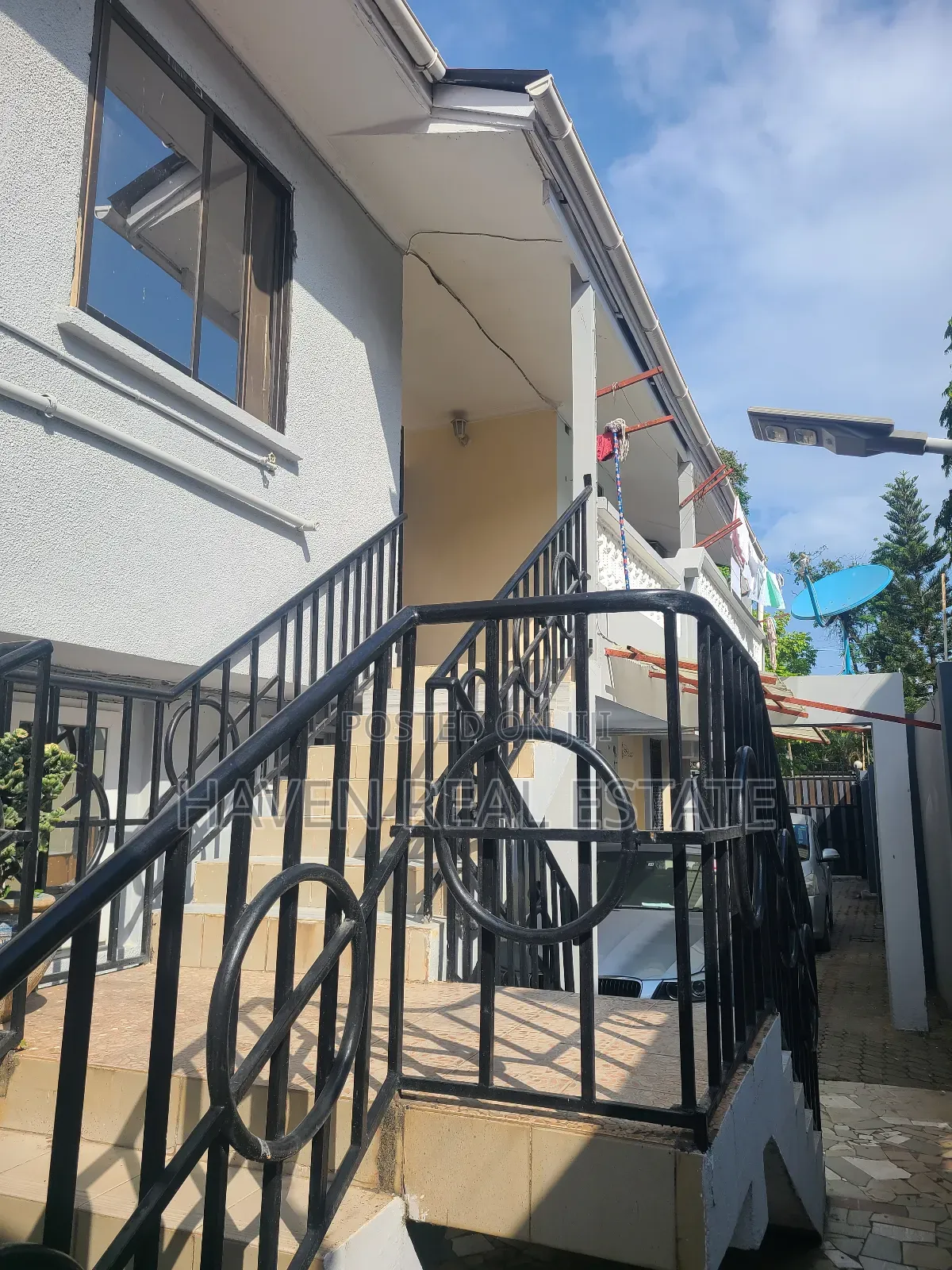 11bdrm House in Ada Estate for sale