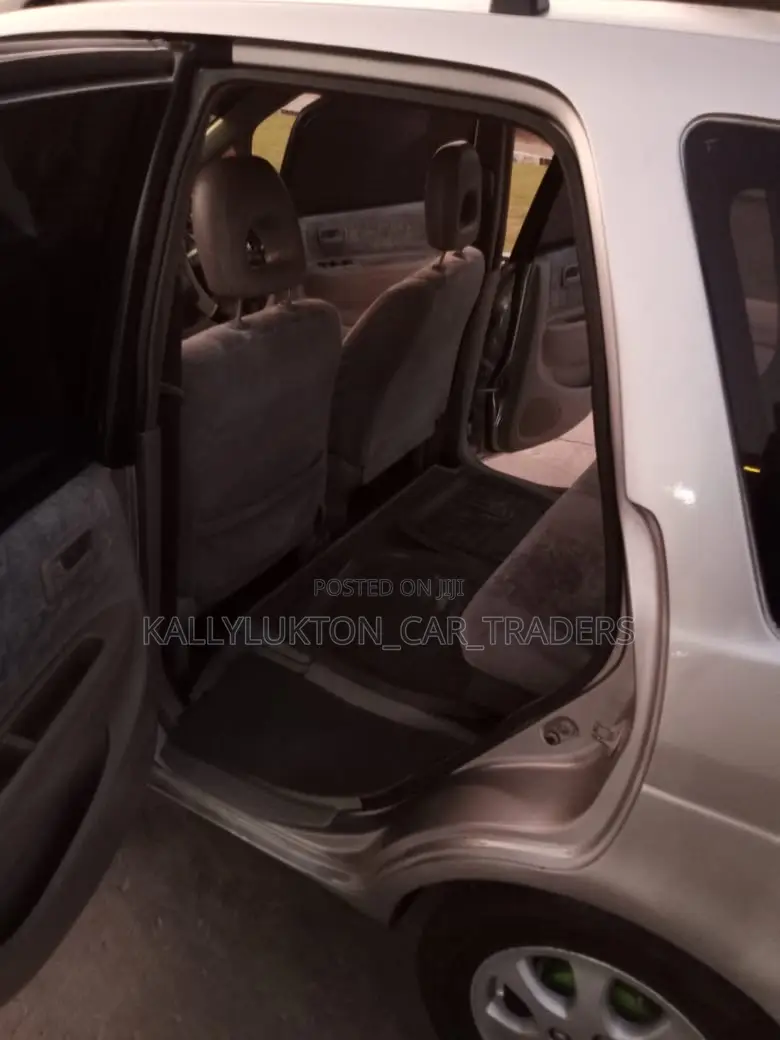Toyota Corolla Spacio 2000 Silver