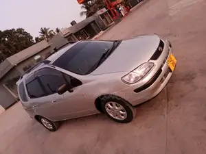 Toyota Corolla Spacio 2000 Silver