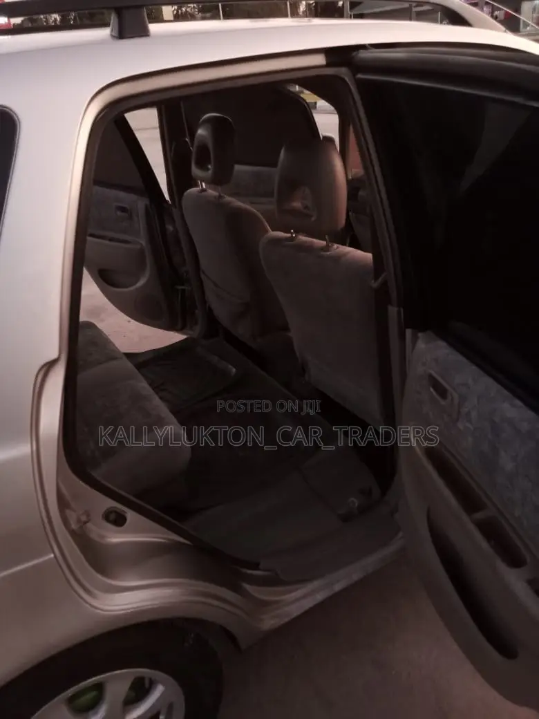 Toyota Corolla Spacio 2000 Silver