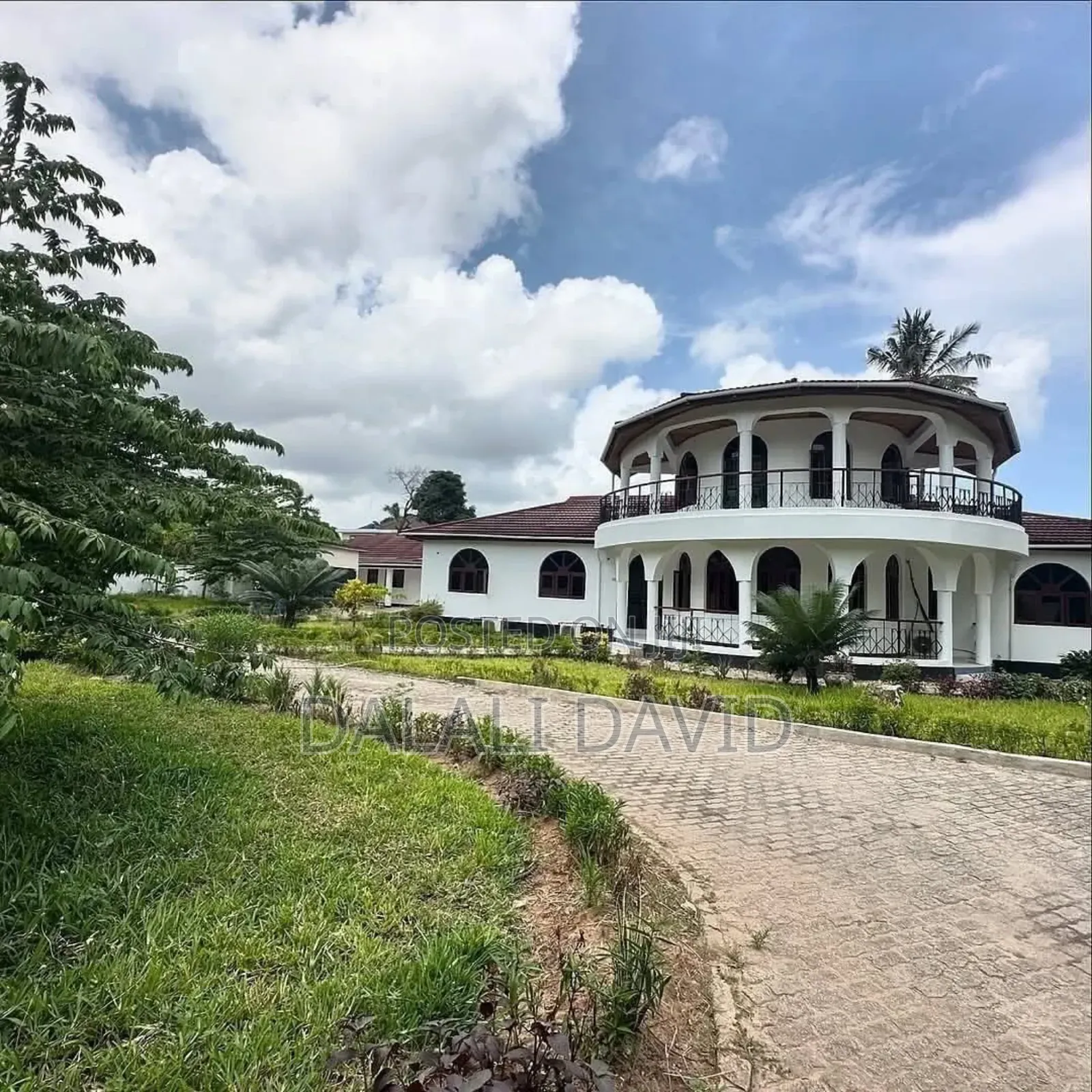 8bdrm House in Mbezi Beach for rent