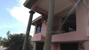 9bdrm House in Mikocheni for sale