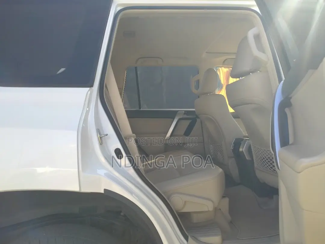 Toyota Land Cruiser Prado 2022 White