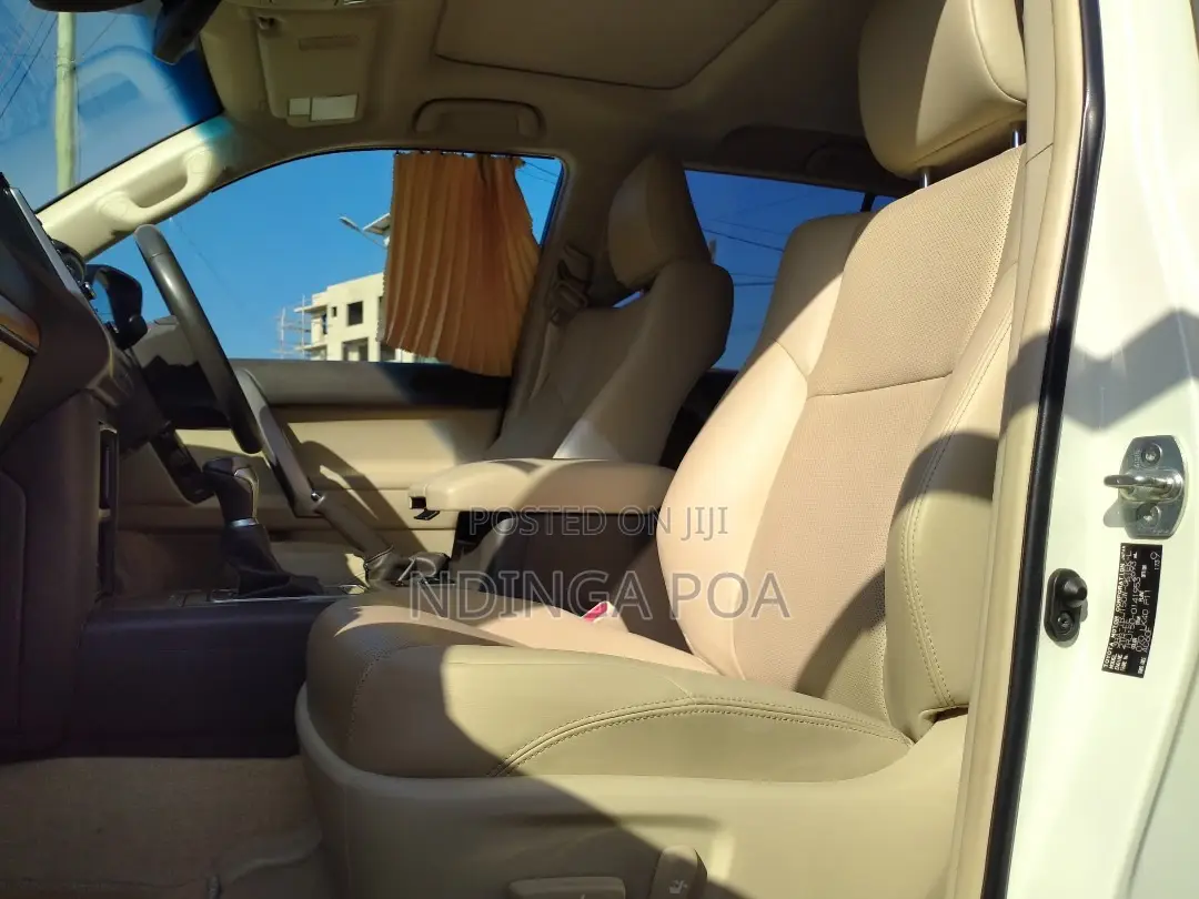 Toyota Land Cruiser Prado 2022 White