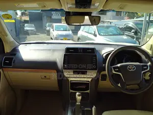 Toyota Land Cruiser Prado 2022 White