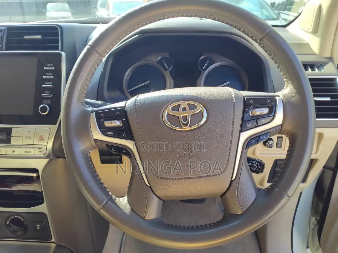 Toyota Land Cruiser Prado 2022 White