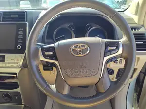 Toyota Land Cruiser Prado 2022 White