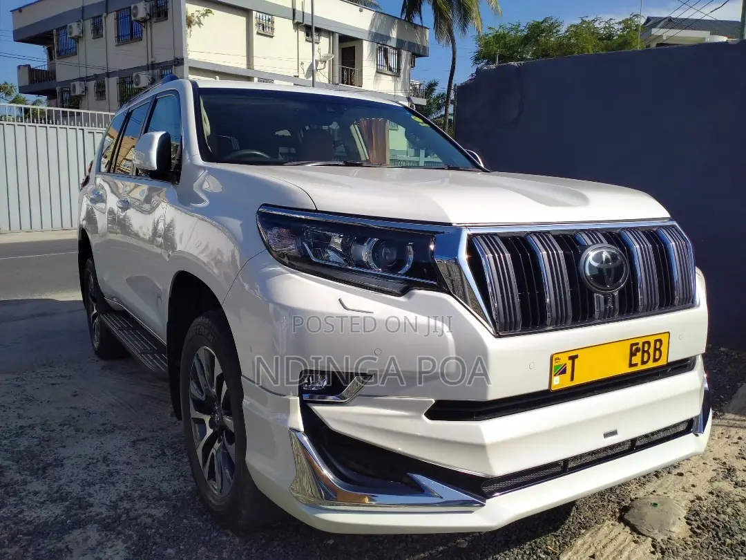 Toyota Land Cruiser Prado 2022 White