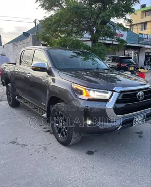 Toyota Hilux 2021 Gray