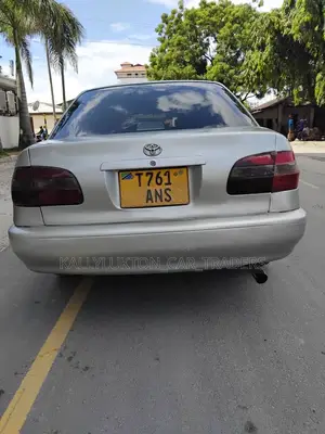 Toyota Corolla 2000 Silver
