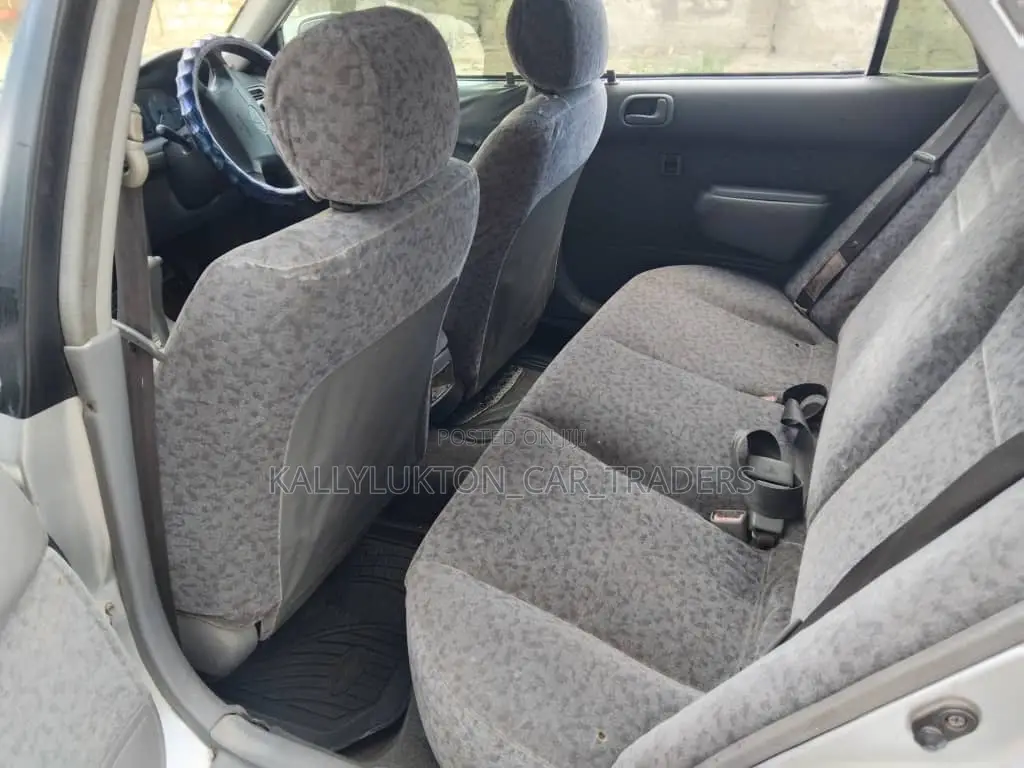Toyota Corolla 2000 Silver