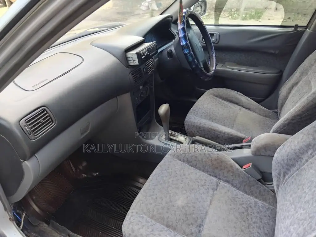 Toyota Corolla 2000 Silver