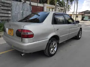 Toyota Corolla 2000 Silver