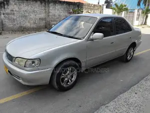 Toyota Corolla 2000 Silver