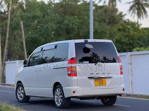 Toyota Noah 2002 White