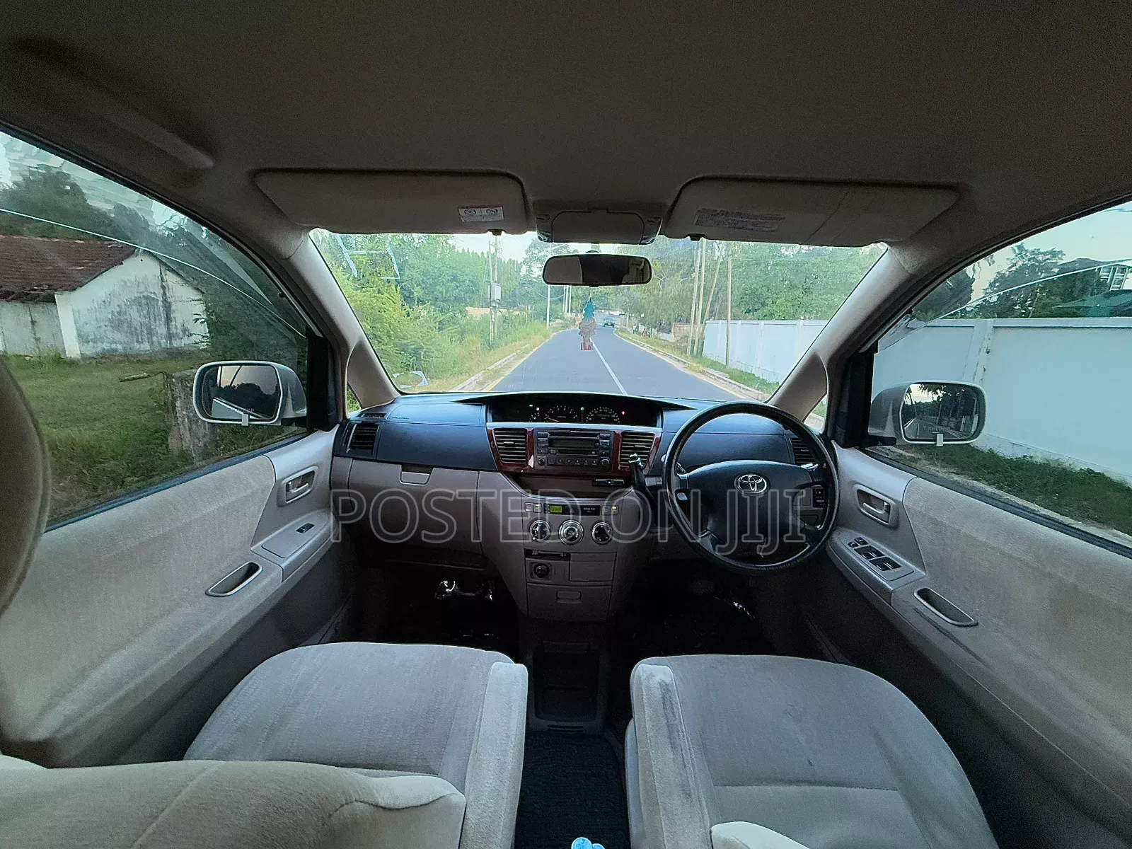 Toyota Noah 2002 White