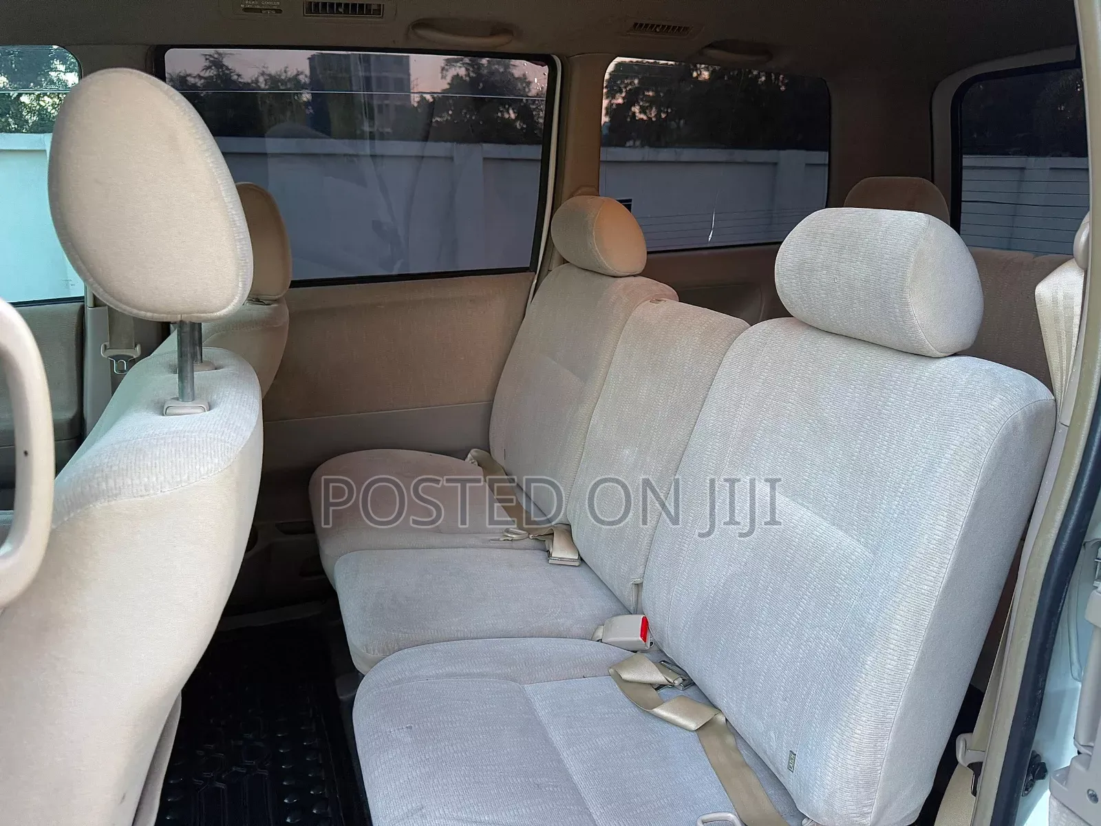 Toyota Noah 2002 White