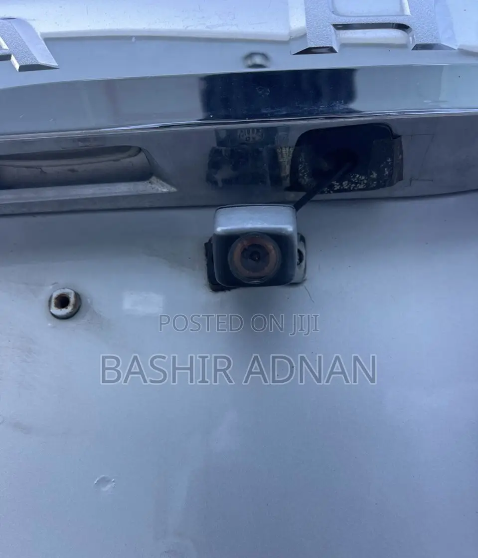 Toyota Noah 2.0 143hp FWD (7 Seater) 2009 Silver