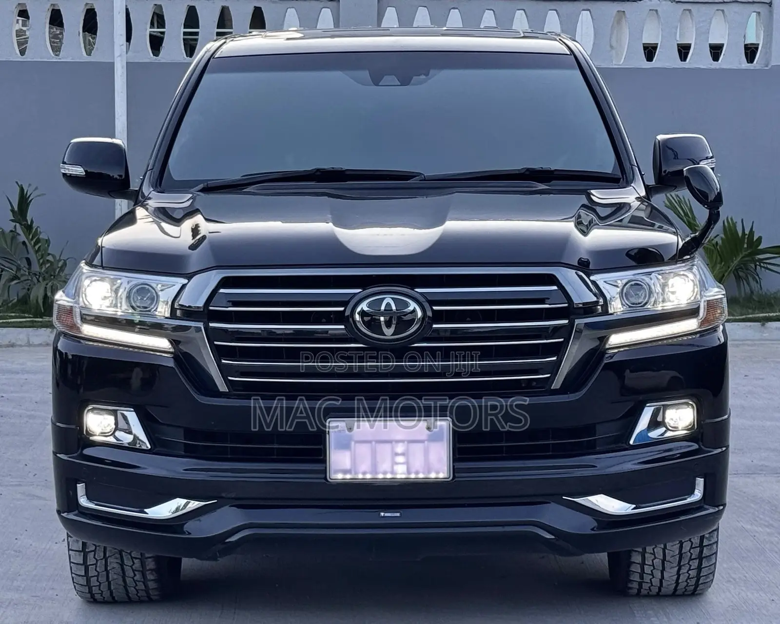 Toyota Land Cruiser 4.6 V8 ZX 2017 Black