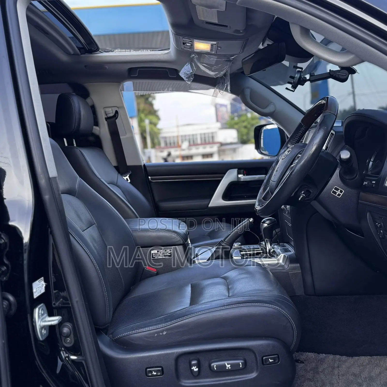 Toyota Land Cruiser 4.6 V8 ZX 2017 Black