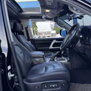 Toyota Land Cruiser 4.6 V8 ZX 2017 Black