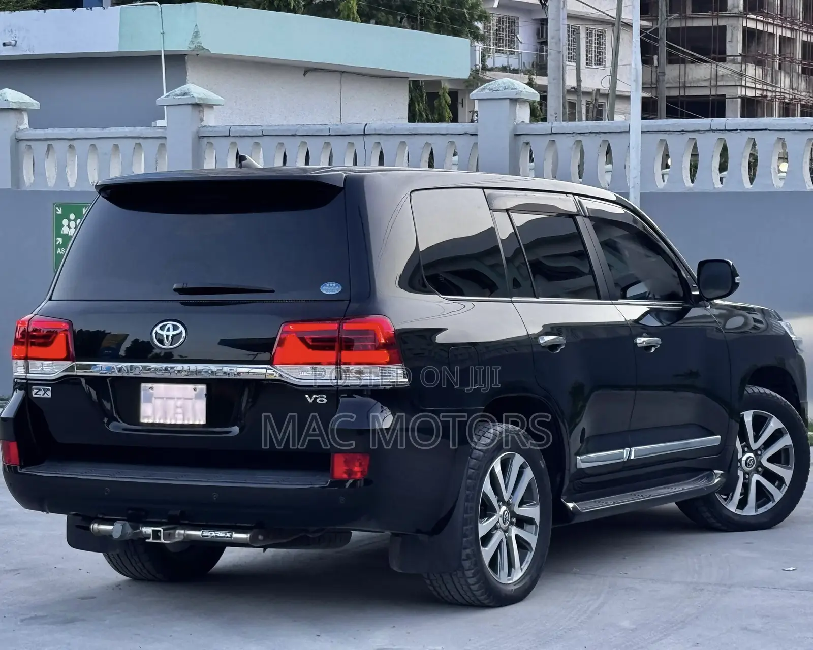 Toyota Land Cruiser 4.6 V8 ZX 2017 Black