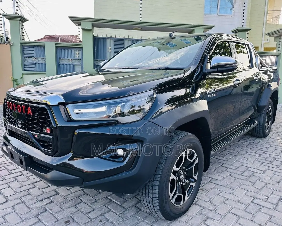 Toyota Hilux 2023 Black