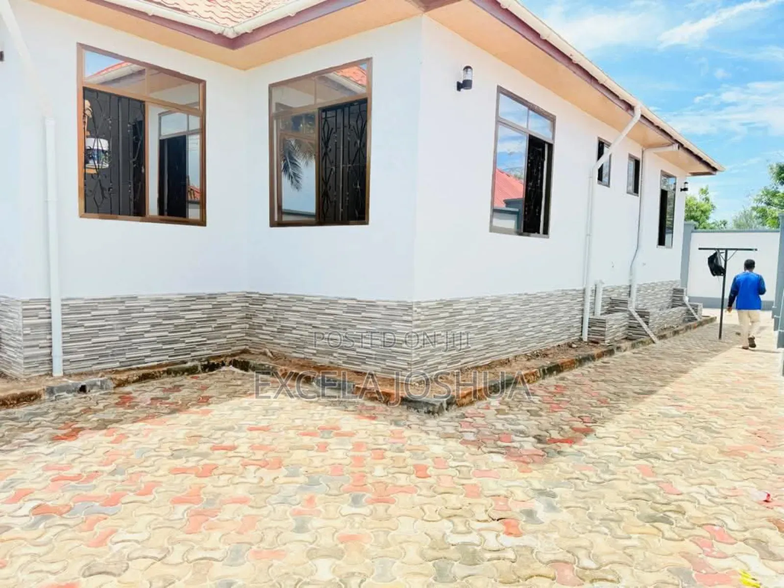 4bdrm House in Njia Panda  Tegeta A, Goba for sale