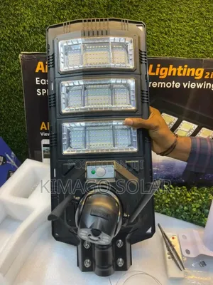 Modern Solar Street Light 450w With Built-in Security Camera