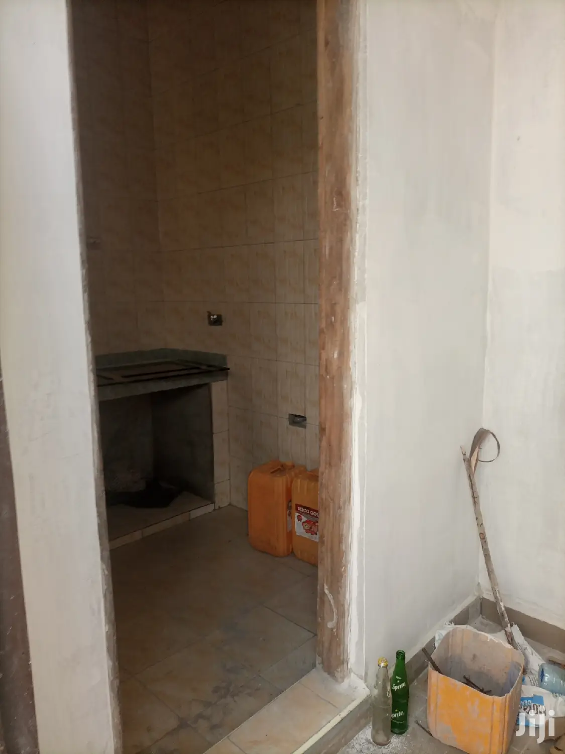 Master And Kitchen