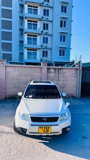 Photo - Subaru Forester 2014 White