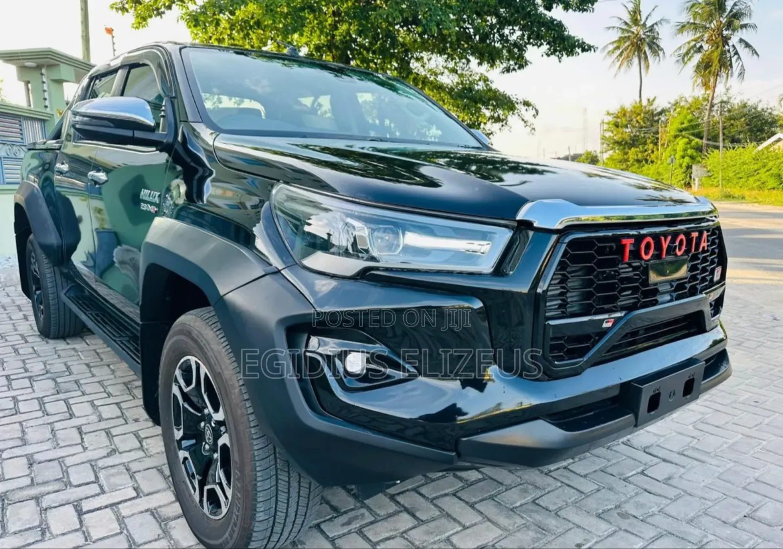 New Toyota Hilux 2023 Black