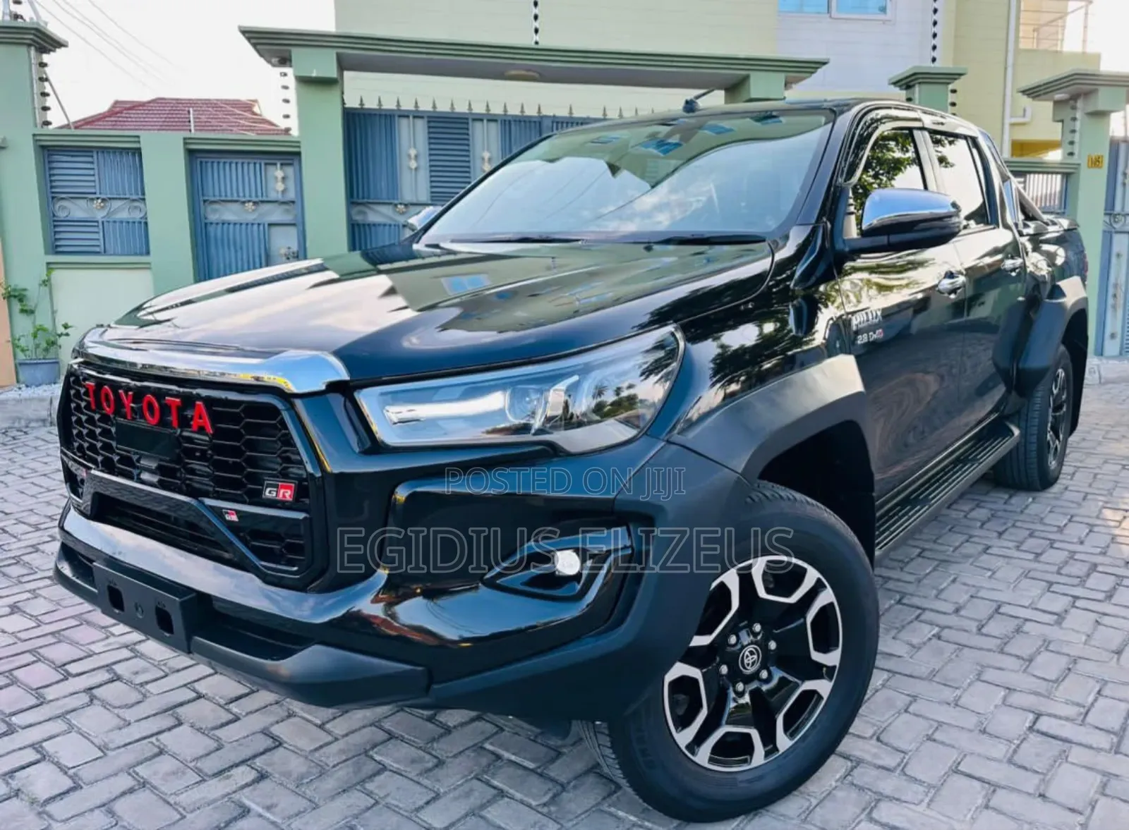 New Toyota Hilux 2023 Black