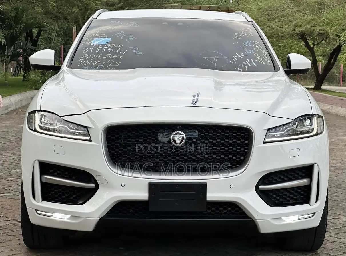 Jaguar F-Pace 20d Premium 2017 White