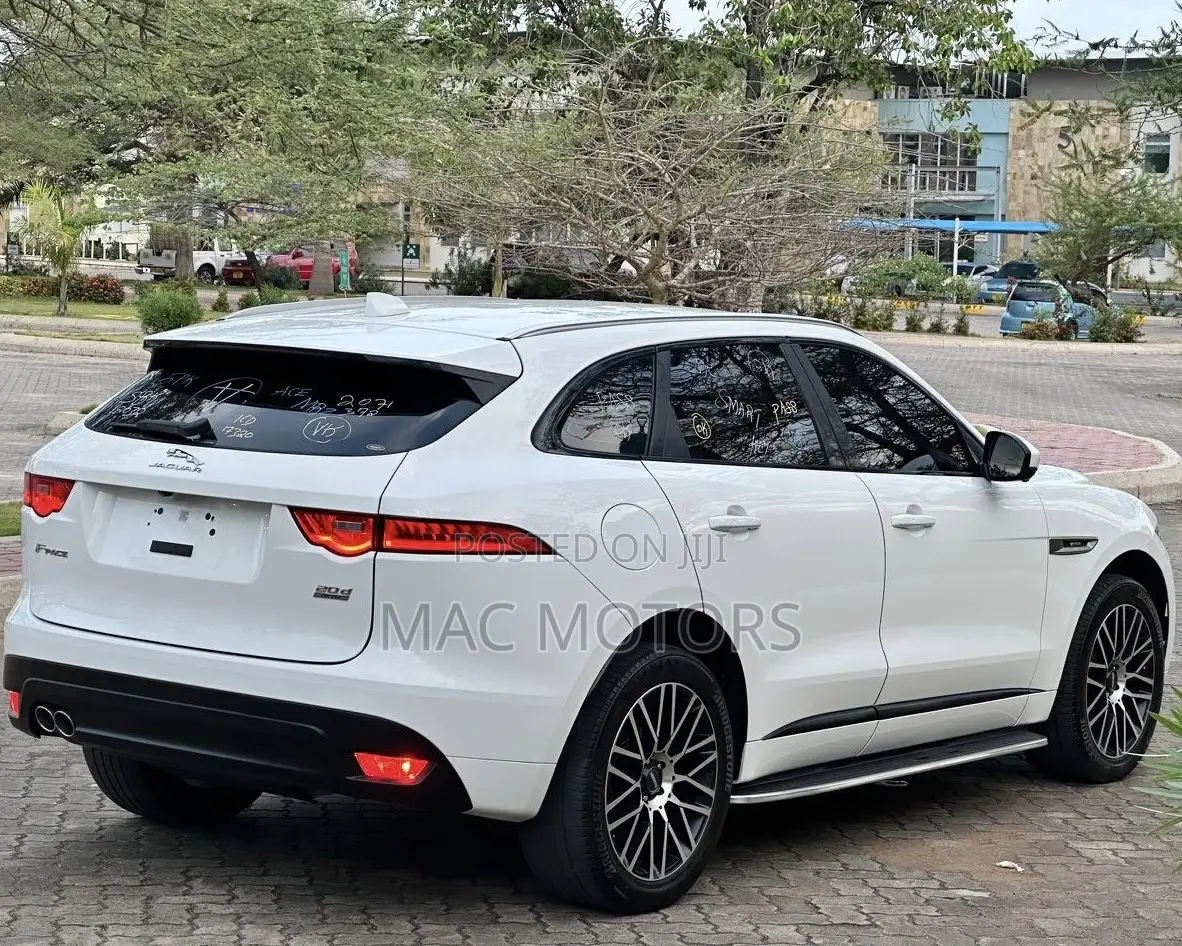Jaguar F-Pace 20d Premium 2017 White