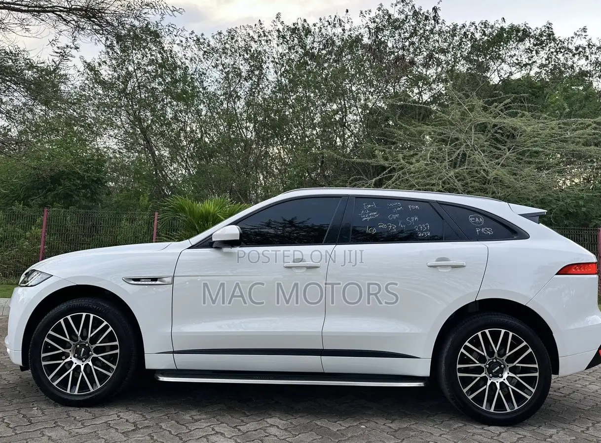 Jaguar F-Pace 20d Premium 2017 White
