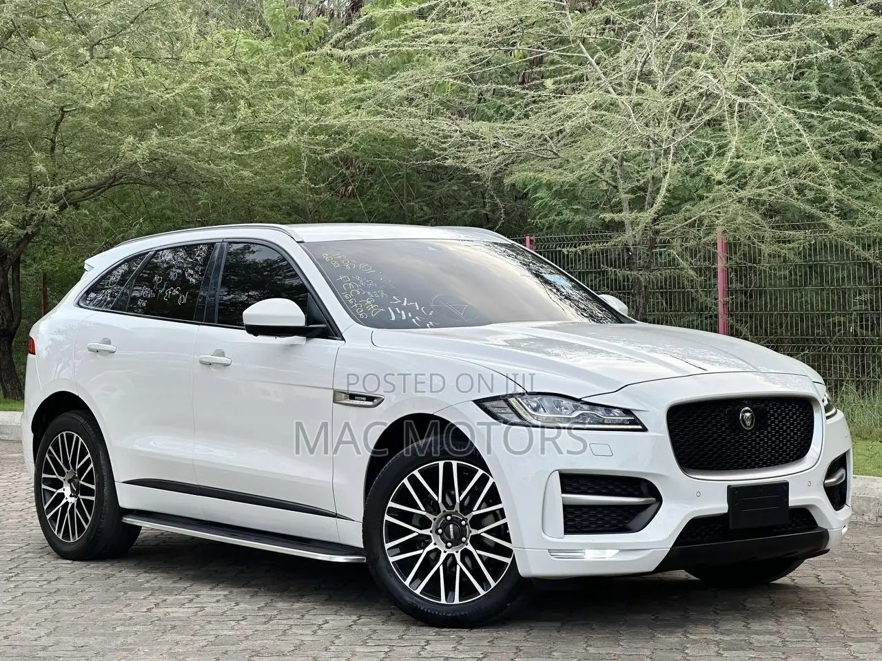 Jaguar F-Pace 20d Premium 2017 White