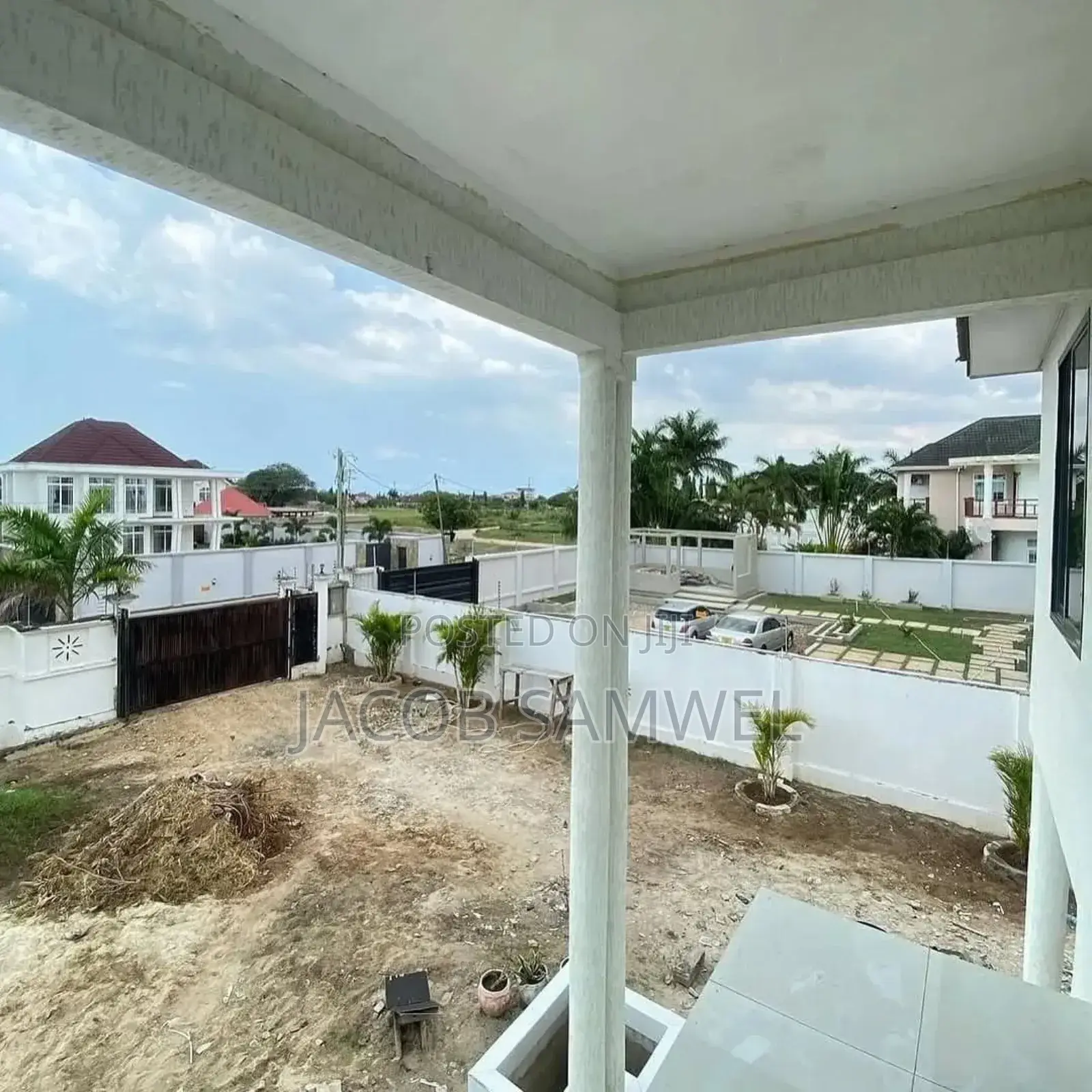 4bdrm Apartment in Mbweni Mpiji, Kinondoni for sale