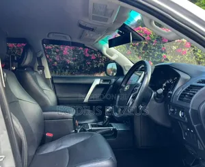 Toyota Land Cruiser Prado 2019 Silver