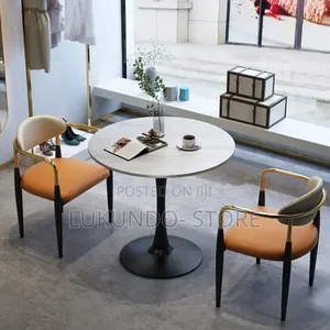 Cofee Table With 2 Chairs