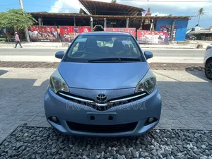 Toyota Ractis 1.5 AWD 2012 Blue