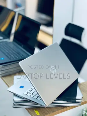 Laptop HP 14S 8GB Intel SSD 256GB