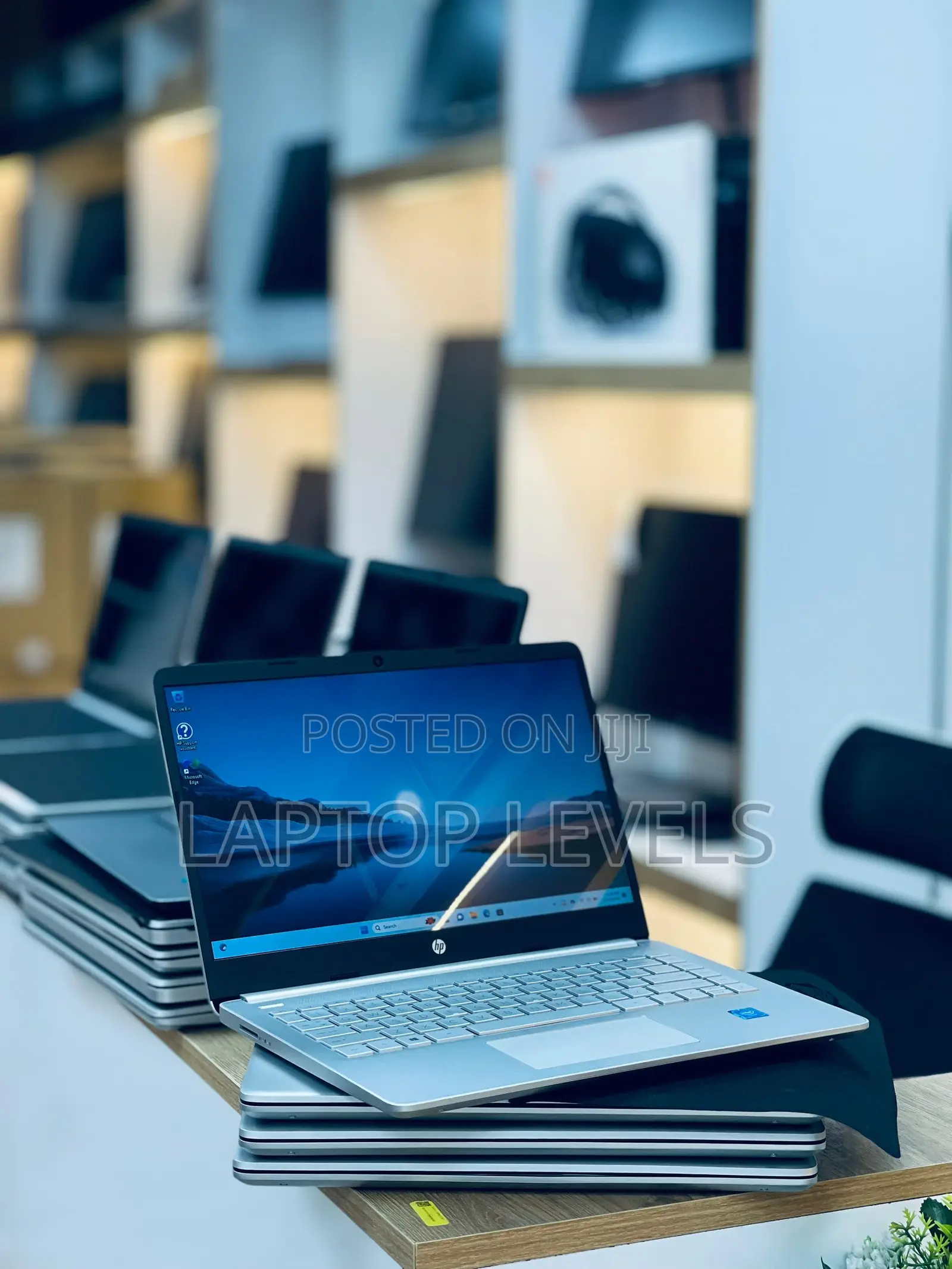 Laptop HP 14S 8GB Intel SSD 256GB
