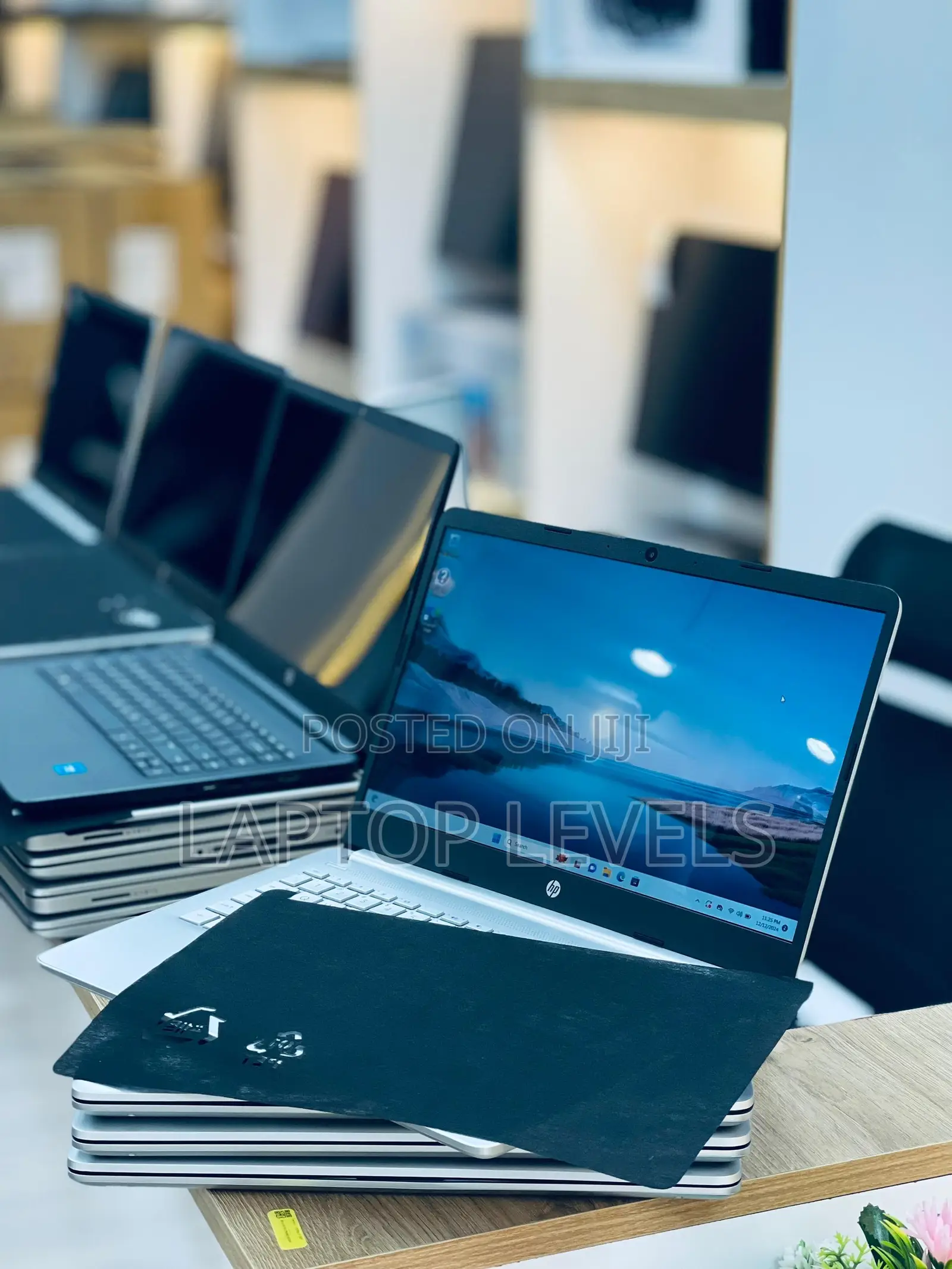 Laptop HP 14S 8GB Intel SSD 256GB