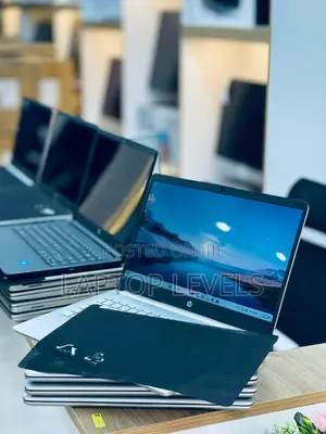 Laptop HP 14S 8GB Intel SSD 256GB
