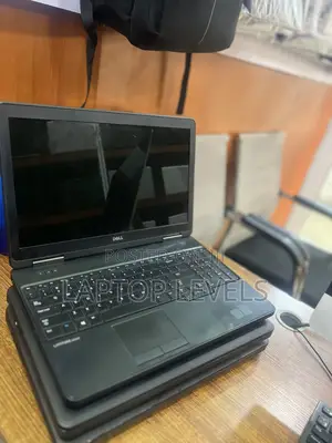 Laptop Dell Latitude 5540 8GB Intel Core I5 HDD 500GB