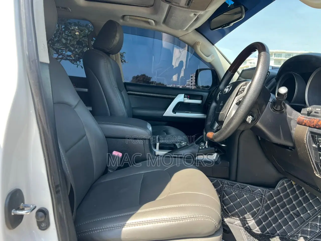 Toyota Land Cruiser 4.5 V8 VXR 2012 White
