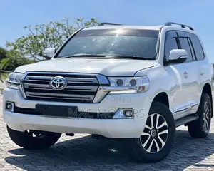 Toyota Land Cruiser 4.5 V8 VXR 2012 White